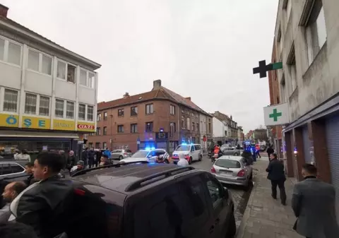 Posibil incident terorist în Belgia: O femeie a fost împuşcată de poliţişti după ce a înjunghiat două persoane