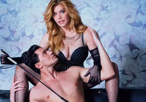 Videoclipul piesei „Sex pe canapea“, lansat de Loredana, restricționat de YouTube. Imaginile prea îndrăznețe au stârnit controverse