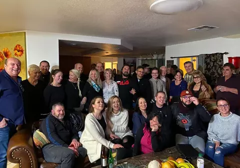 Concert la domiciliu, în America!  Trupa 3rei Sud Est a cântat în vila unui medic român care l-a tratat chiar și pe Michael Jackson