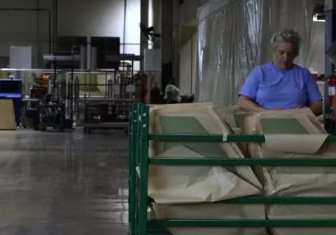 „American Factory”, documentarul co-produs de soții Obama, a fost premiat cu un Oscar. Mesajul transmis de fostul președinte american