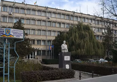 Hoții care au spart casa șefului Poliției Botoșani, identificați după mai bine de un an. Ce au furat