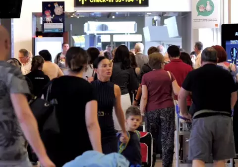 Peste un milion de români au solicitat rezidență post-Brexit în Marea Britanie. Locul 2, după Polonia, la numărul de cereri