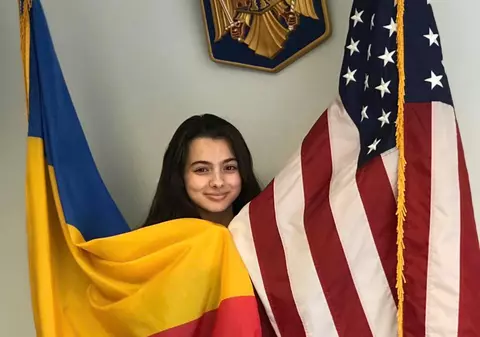 Petrece majoratul în România, pe scenă!   “Micuța” Laura Bretan împlinește 18 ani în aprilie și se va afla în plin turneu national