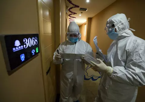 Furie în China: un copil cu dizabilități a murit, singur acasă, după ce tatăl său a fost internat cu coronavirus