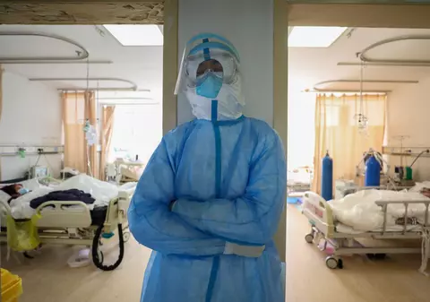 Un cunoscut regizor și familia sa au murit în Wuhan, uciși de coronavirus. Mesajul emoționant trimis de pe patul de moarte