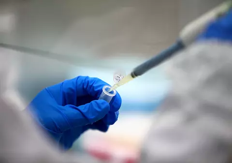 18 medici și nouă asistenți medicali de la Spitalul Județean Suceava sunt infectați cu noul coronavirus