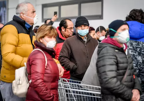 Specialist în microbiologie: „Coronavirusul nu se transmite prin atingere, ci pe căi respiratorii”