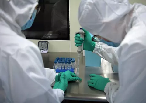 Agenția Națională a Medicamentului și Dispozitivelor Medicale din România face angajări. Se caută farmaciști, biologi și juriști