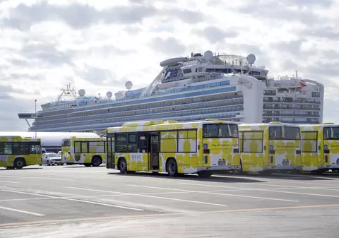 Calvarul oamenilor de pe Diamond Princess, unde un român s-a infectat cu coronavirus, aproape de sfârșit: primii pasageri au părăsit nava