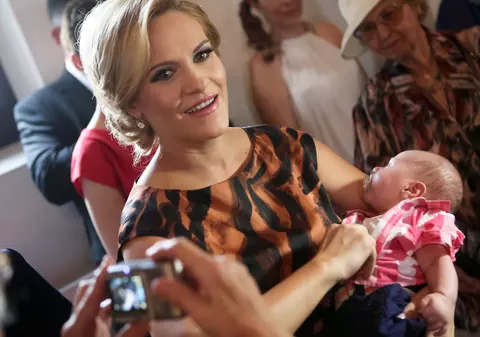 Au câștigat lupta cu infertilitatea! Vedetele au făcut tratamente chinuitoare și costisitoare ca să poată deveni mame