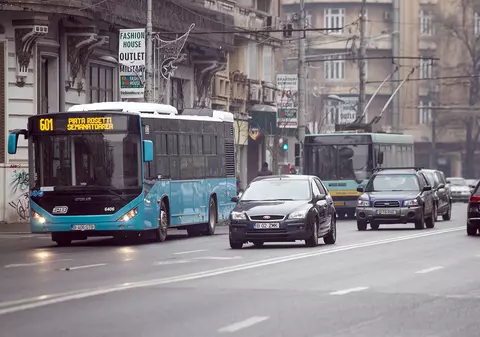 Numărul de autobuze, tramvaie și troleibuze în București, redus cu 40%