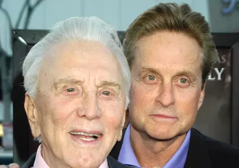 Actorul Kirk Douglas a murit la 103 ani. Mesajul transmis de fiul său, Michael Douglas
