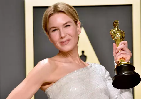 Revenirea spectaculoasă a lui Renée Zellweger. În 2014, transformată de chirurgie, era respinsă de Hollywood, acum a luat Oscarul!