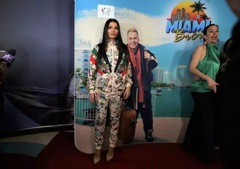 Elena Băsescu a fost prezentă la premiera «Miami Bici», în compania câtorva prietene. A uitat de greutățile din viața personală și s-a distrat la film!