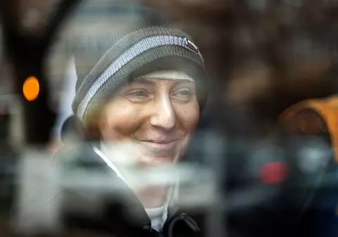 Nu e suficient să-i trimitem pe bolnavi în străinătate! De când s-a trezit din comă şi până acum, Mihaela s-a privit în oglindă doar de două ori