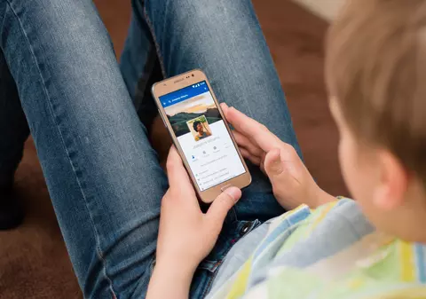 Rețelele de socializare afectează sănătatea mintală a adolescenților. Utilizatorii frecvenți sunt anxioși și depresivi