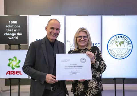 (Publicitate) P&G realizează progrese semnificative în reciclarea plasticului, promovând economia circulară și consumul responsabil