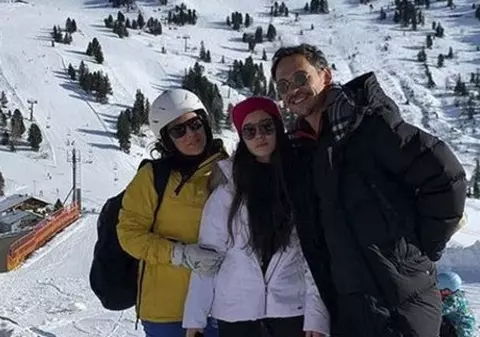 Răzvan Simion a plecat în vacanță cu fosta soție și cei doi copii. Prezentatorul tv a publicat imaginile