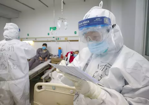 Povestea dramatică a unui pacient care a supraviețuit coronavirusului în Wuhan: „Am crezut că bat la poarta iadului”