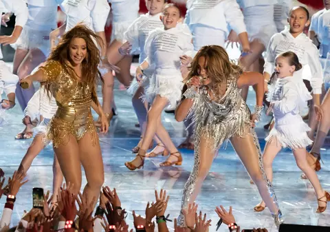 Shakira şi Jennifer Lopez, show cu scandal la Super Bowl: "Nu am văzut vreodată atât de multe ipostaze sexuale"
