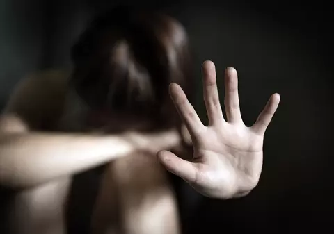 Proiect de lege adoptat de Senat: pedepse mai dure pentru infracțiunile sexuale și trafic de persoane