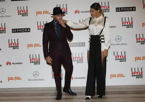 Alex Velea a compus o manea cu versuri îndrăznețe pentru Antonia.  „Îți iau haine de designer, dar te vreau în tanga”