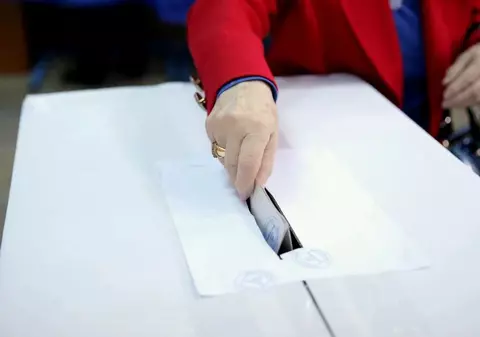 Klaus Iohannis spune că alegerile nu trebuie amânate: „Dacă epidemia nu se agravează, scrutinul se poate organiza”