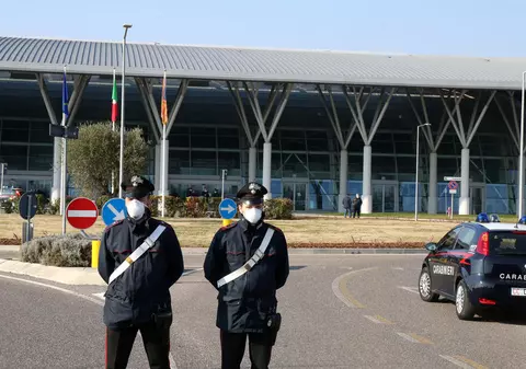 ”Business” periculos în Italia. Cum sunt învățați românii să evite carantina la întoarcerea acasă