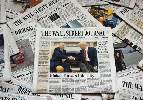 China expulzează trei ziariști Wall Street Journal după un articol critic la adresa Beijingului