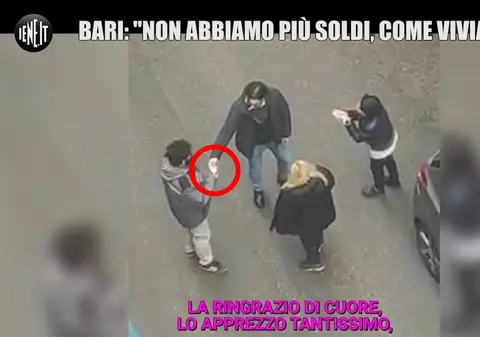 Scene triste într-un oraș din sudul Italiei. Oamenii plâng că au rămas fără bani: „Vreau să mănânc. Mama nu a luat medicamentele de o lună”