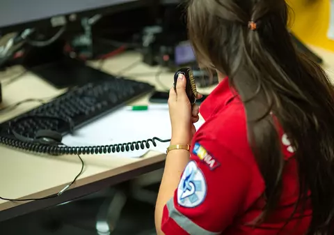 Românii au apelat de peste 12.000 de ori 112 din cauza noului coronavirus. STS, apel către români să sune doar pentru urgenţe