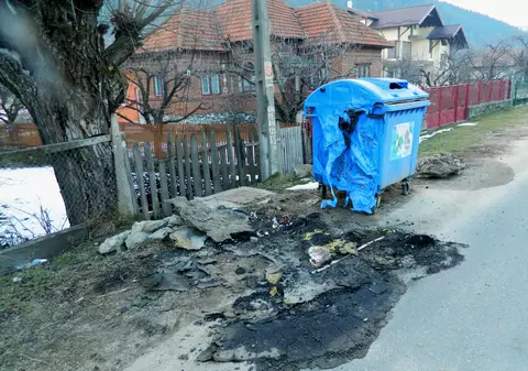 Un grup de romi trimis în izolare a băgat spaima în autorități, în Argeș