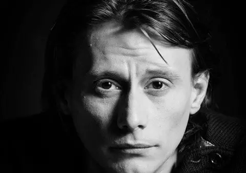 Actorii independenți riscă să fie evacuați din case pentru că nu-și pot plăti chiria. Marius Manole încearcă să strângă fonduri pentru a-și ajuta colegii