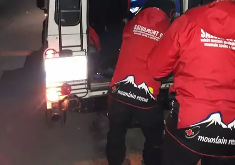 Salvamontiștii au intervenit pentru transportul unei persoane suspecte de coronavirus. ”Pentru noi nu există ”Nu se poate!””