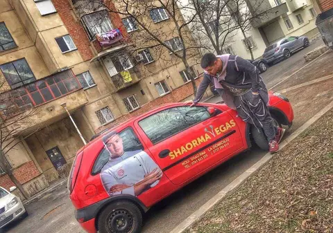 MasterChef-ul din 2014, lăsat de hoți fără mașina de livrare. Ciprian Ogarcă: ”Mi-o furară azi-noapte”