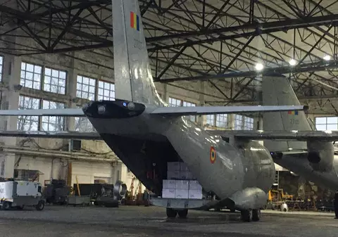 VIDEO | MApN: Al doilea transport cu 45 de tone de echipament medical din Coreea de Sud a ajuns pe aeroportul Otopeni