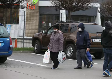 Mega Image preia non-stop comenzile de la persoanele peste 65 de ani, la o linie telefonică specială. Produsele vor fi livrate de voluntarii ONG-urilor