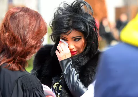 Adriana Bahmuțeanu ține seminarii de dezvoltare persoanlă, după seria de 5 divorțuri cu Silviu Prigoană. «Am ținut doliu după căsnicia mea moartă, i-am făcut colivă și i-am aprins lumânări»