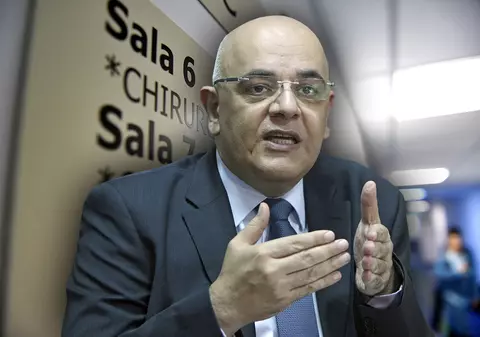 Grupul de Înmormântare Strategică spune că a greșit decedații de COVID-19 din București din cauza “unor deficiențe tehnice” la DSP. A apărut un focar de 27 de cazuri la același Spital Universitar