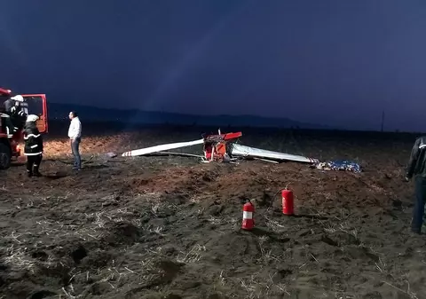 VIDEO | Avion de mici dimensiuni prăbuşit în Arad. Cine sunt  cele două persoane care au murit