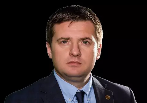 „Impozitaţi cu 30% pensiile speciale, salariile miniștrilor, parlamentarilor, primarilor”. PMP cere solidaritate politică