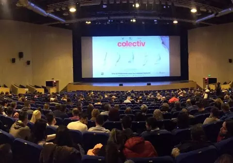 Un film despre presă trezește atenția unei generații care n-a ținut în mână un ziar, nu se uită la TV, „dar vrem să ne implicăm”