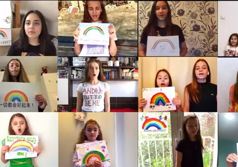 Gest superb. 20 de copii de la o academie de canto din București cântă împreună, de la distanță, “Imagine” a lui John Lennon: “Muzica e medicament. Totul va fi bine”