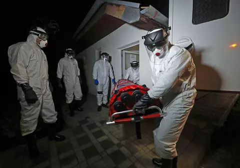 Bătaie într-un centru de carantină. Agresorii s-au ales cu dosare penale