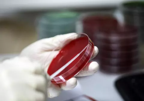 Oameni în carantină, netestați de joi. Autoritățile nu recunosc lipsa de teste, dar metodologia a ajuns să fie încălcată repetat