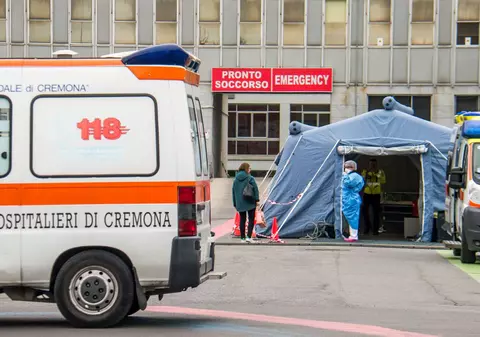 Spitalele din Lombardia, copleșite: 10% din totalul persoanelor infectate cu coronavirus sunt medici și asistente