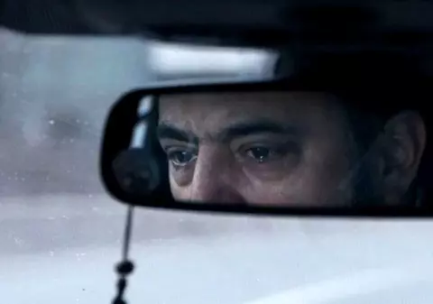 “Uitaţi-vă la ”Colectiv” pe HBO! Ca să înţelegeţi că dacă nu era presa din România, acum ne dezinfectam cu apa chioară de la Hexi!”