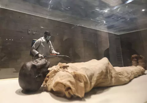 Premieră în Egipt. Arheologii au descoperit 59 de sarcofage intacte, vechi de peste 2.500 de ani