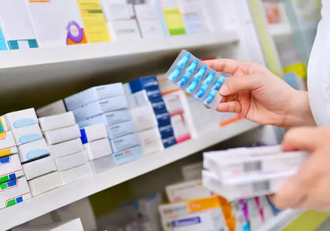 Farmacii online - de unde poți cumpăra medicamente fără să stai la cozi