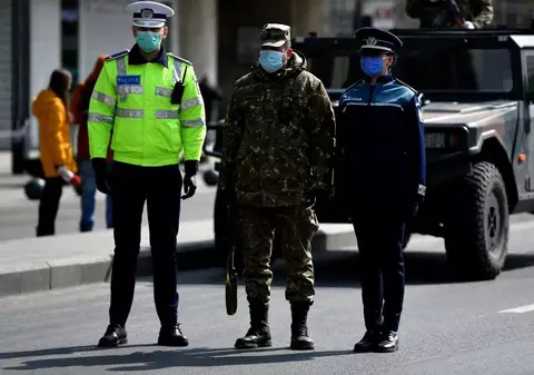 Șefii din Poliție, puși să dea extemporal la ordonanțele militare din criza COVID-19. Polițiștii acuză că au fost testați „la grămadă”